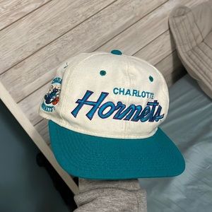 Vintage Charlotte Hornets SnapBack 90s